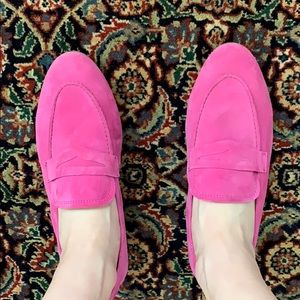Suede pink loafers 😍